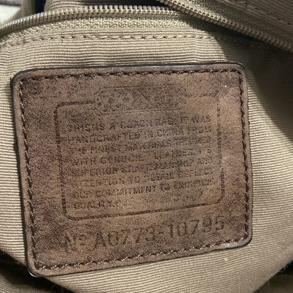 Vintage COACH handbag - Used - Picture 9 of 9